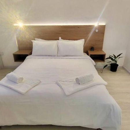 3 Bedroom Beachside Apartment - 30 Secs From Beach Flic en Flac Экстерьер фото