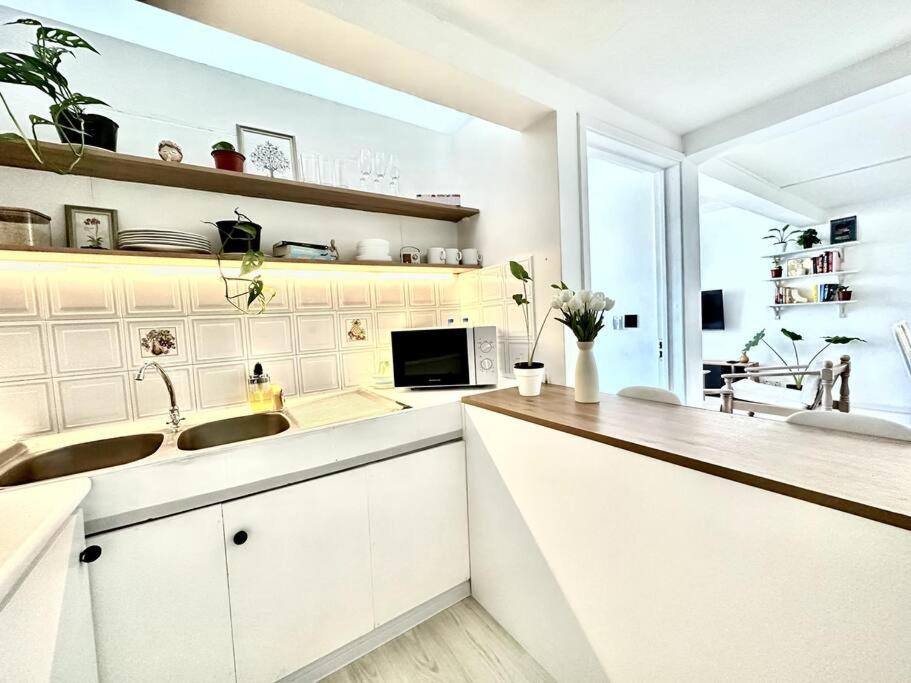 3 Bedroom Beachside Apartment - 30 Secs From Beach Flic en Flac Экстерьер фото