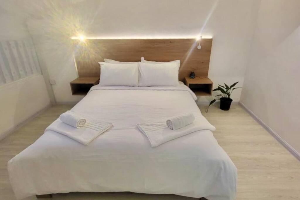 3 Bedroom Beachside Apartment - 30 Secs From Beach Flic en Flac Экстерьер фото