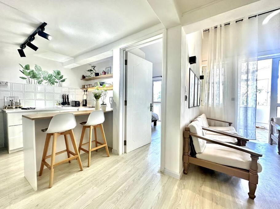 3 Bedroom Beachside Apartment - 30 Secs From Beach Flic en Flac Экстерьер фото